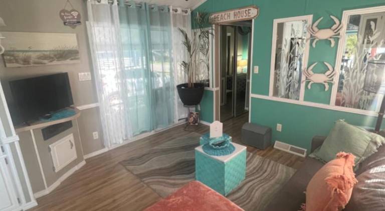 Cozy Private Cottage Only 5 miles from Disney in Kissimmee, FL
