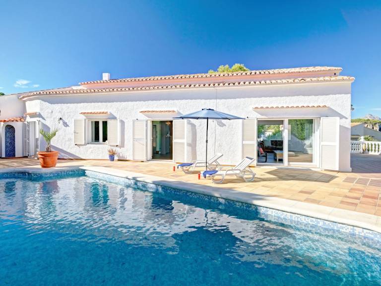 Fully equipped house with private pool, garden & terrace | Sea view | Pet-friendly — photo 2