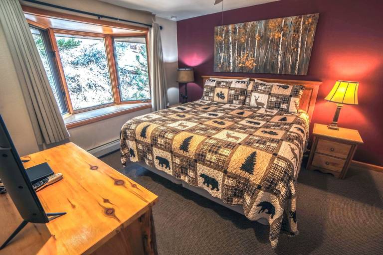 Family-friendly nice cabin with private pool & patio | Pet-friendly — photo 2
