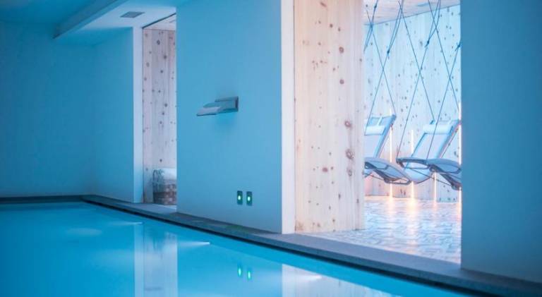 Pleasant serviced apartment with pool, yard & grill | Ski nearby | Pets are welcome — photo 5