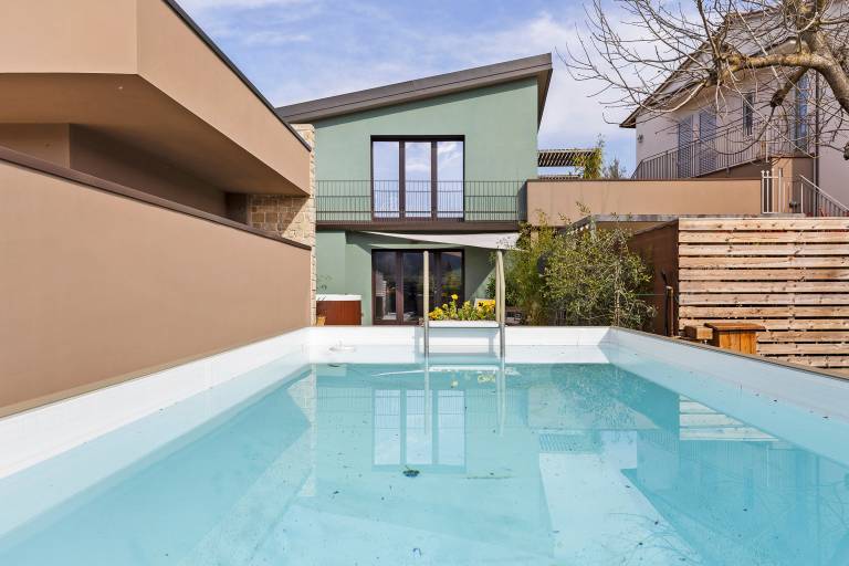 Vacation home with fast internet, hot tub & patio | Mountain view in Reggello