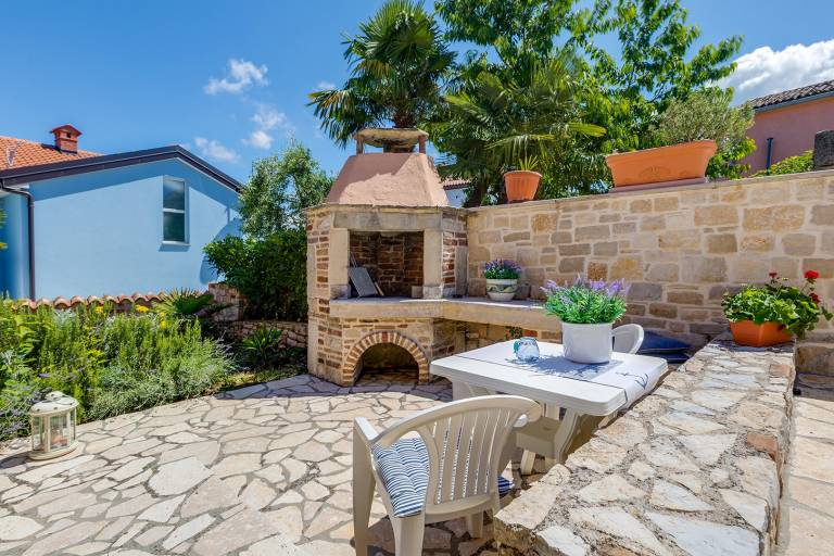 Lovely holiday apartment with terrace, garden & grill | Pets are welcome — photo 3