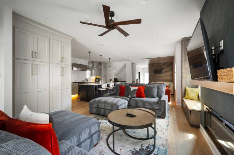 Family-friendly spacious vacation home with yard | Pets are welcome — photo 5