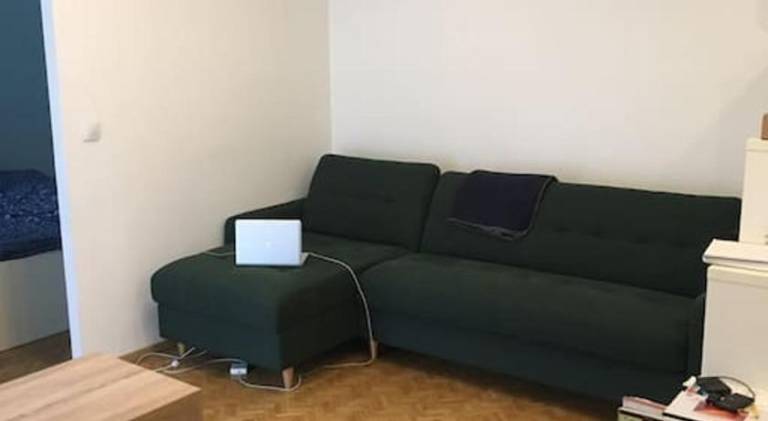 Holiday apartment with yard & patio | Perfect for remote work in Versailles