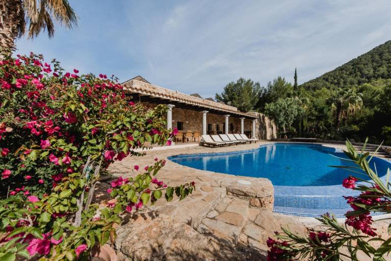 Finca Païssa d'en Bernat – Private Hilltop Estate with Infinity Pool & Sea Views — photo 4