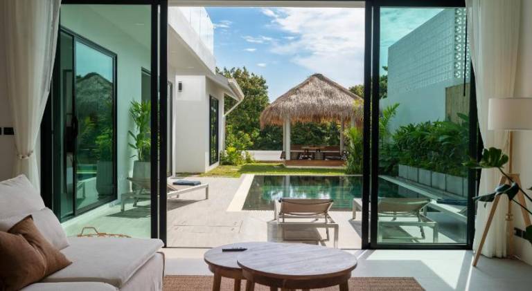 Villa with garden, patio & private pool — photo 4