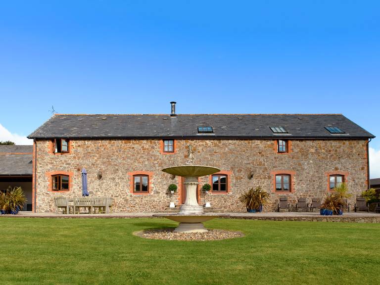 Cottage with grill & garden in Bideford