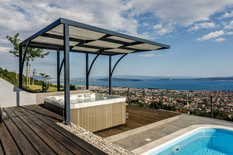 Fully equipped villa with terrace, barbeque & hot tub | Pool view | Suitable for remote work | Pets allowed — photo 5