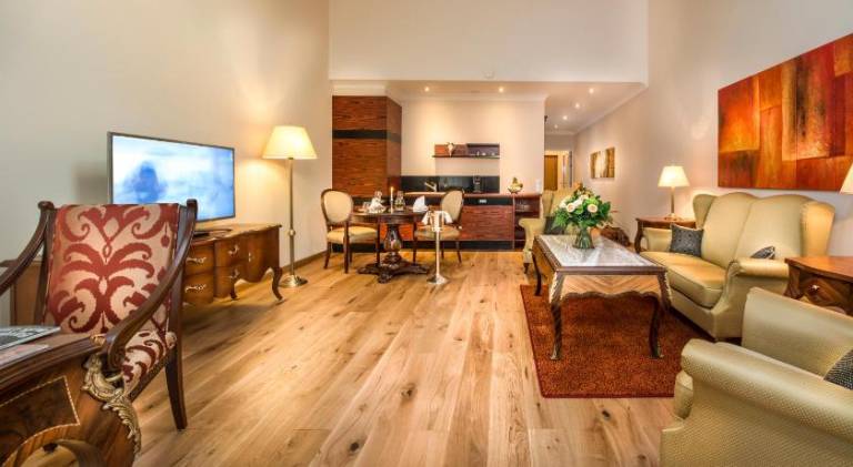 Wonderful serviced apartment with pool & sauna | Pets allowed — photo 2