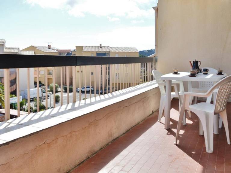 Rental apartment with 1 room for 4 persons — photo 2