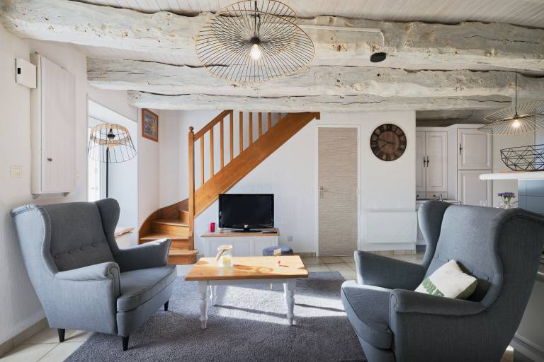 In the Heart of the Forest, Your Enchanted Retreat in Pontivy