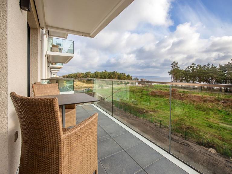 Ferienwohnung mit Meerblick, 2 Schlafzimmern und Balkon in Binz