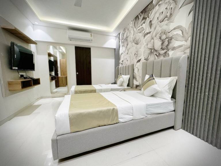 Apartment  Sen Nagar