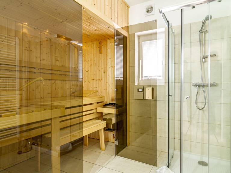 House with BBQ, sauna & patio — photo 2