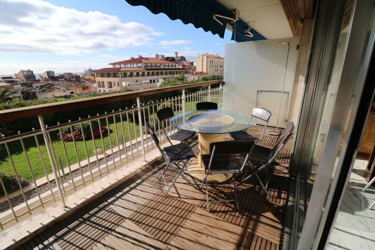 Fully equipped wonderful apartment with terrace | Pet-friendly in Cannes