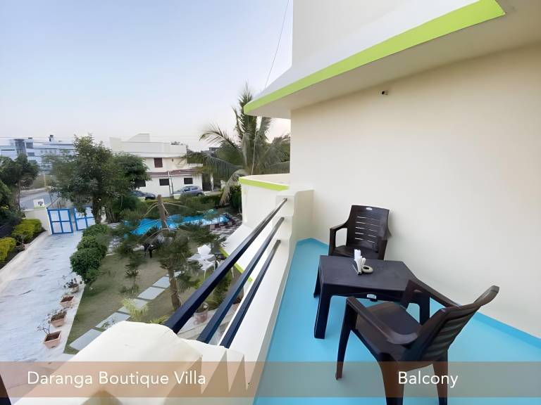 Villa with pool — photo 4