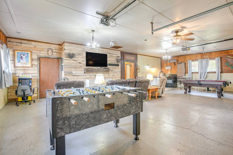 Quaint Zanesville Home w/ Game Room & Yard! — photo 2