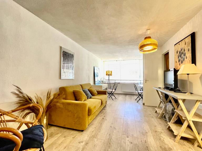 Charming 2-room near beach, pets allowed — photo 4