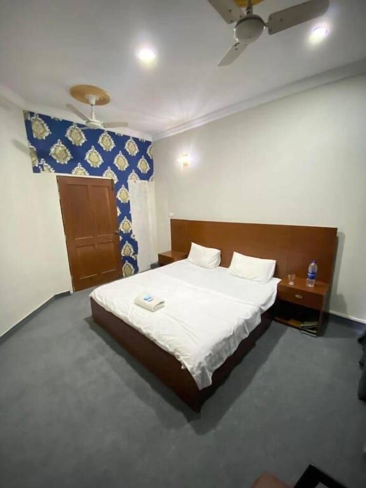 Accommodation Loralai