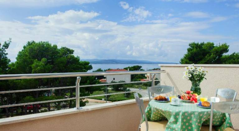 Rental apartment with patio & garden — photo 4