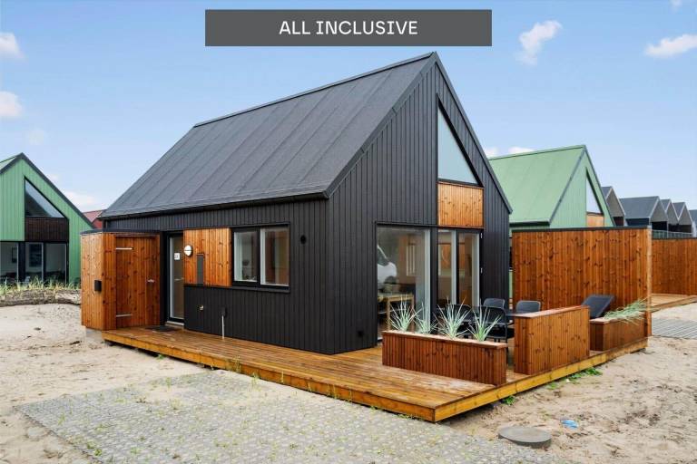 Vacation home with barbecue & patio in Hvide Sande