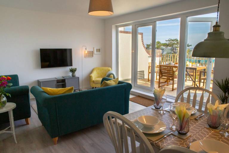 Family-oriented wonderful cottage with terrace & yard | Water view | Next to the beach | Pets allowed — photo 5