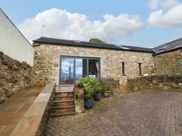 Cottage with yard in Harrogate