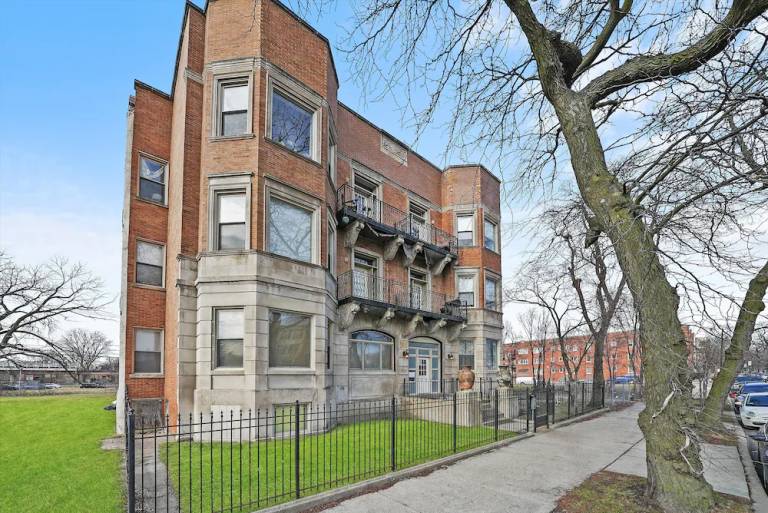 Condo  Englewood