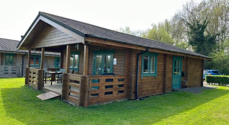 Chalet with 2 rooms for 4 persons in Cirencester