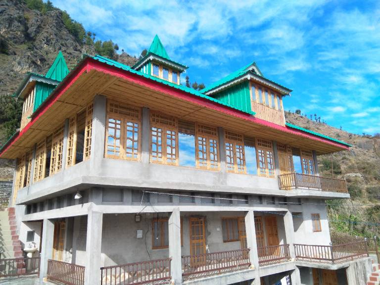 House | Dogs allowed in Chakrata