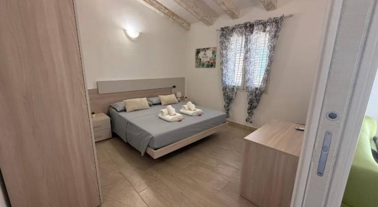 Apartment with terrace & garden — photo 2