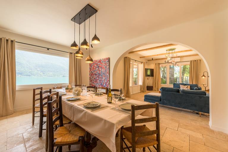 Family-friendly lovely villa with garden, grill & patio | Lake view | Dogs allowed — photo 3