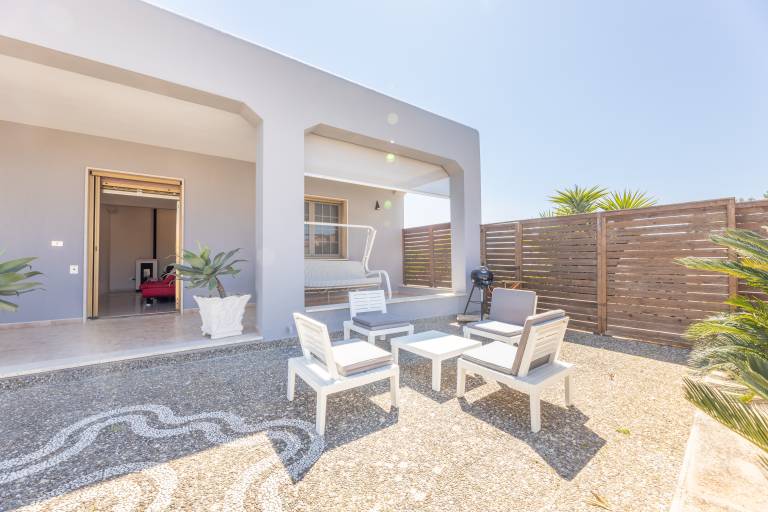 Villa with terrace — photo 5