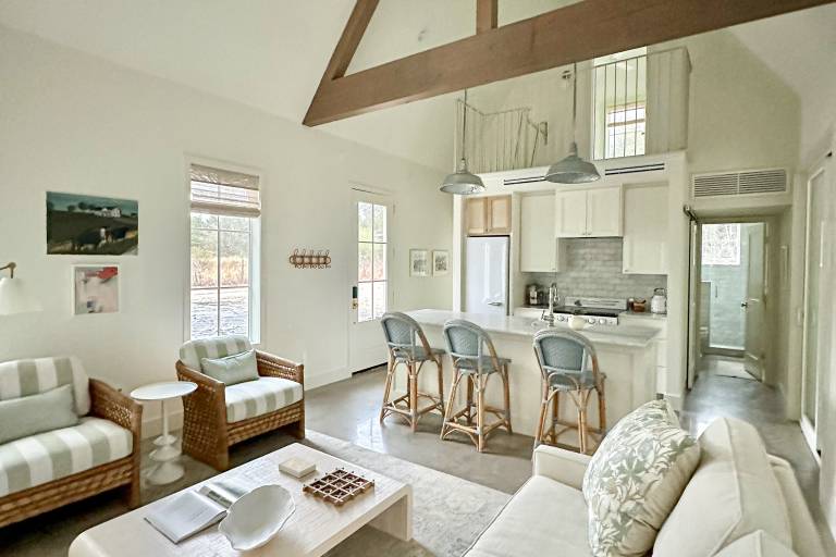 Off-Grid & Elegant Farmhouse Near Somerville Lake — photo 5