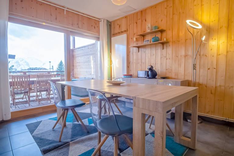 Child-friendly apartment with patio | Mountain view | Ski nearby | Pets allowed — photo 3