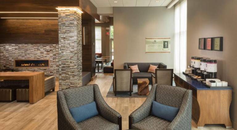 Hampton Inn & Suites Asheville Biltmore Village — photo 4