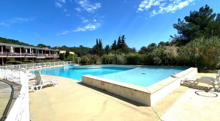 Rental apartment with yard, private pool & patio | Dogs allowed — photo 3