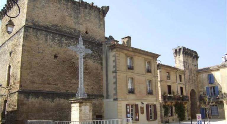 Apartment with 4 rooms for 11 persons in Vers-Pont-du-Gard