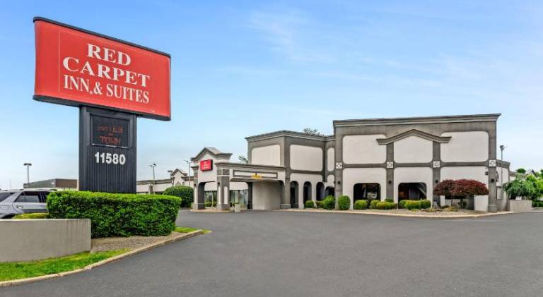 Red Carpet Inn & Suites in Philadelphia, PA