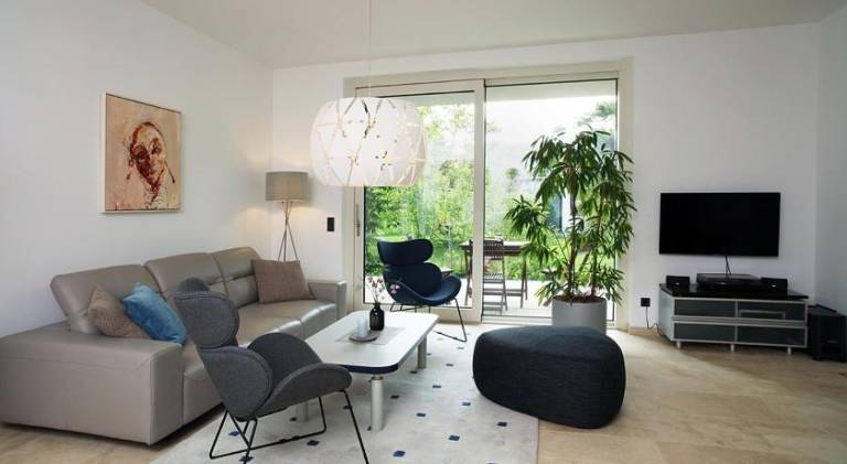 Holiday apartment with terrace & garden — photo 2