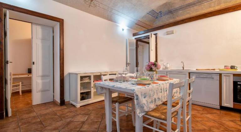 Apartment with 2 rooms for 5 persons — photo 3