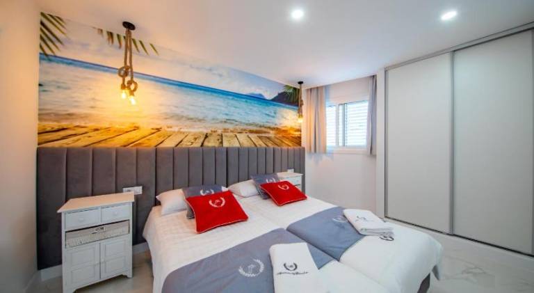 Rental apartment with pool & patio in Adeje