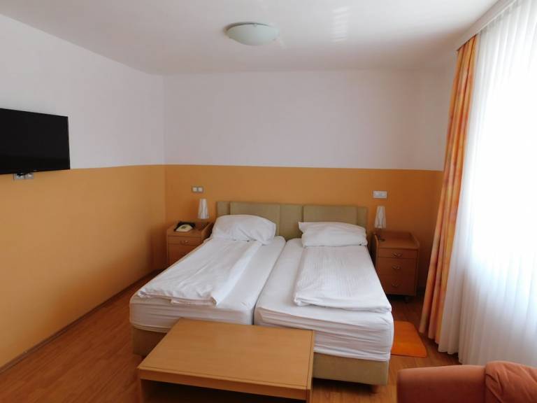 Namestitev  Podnart