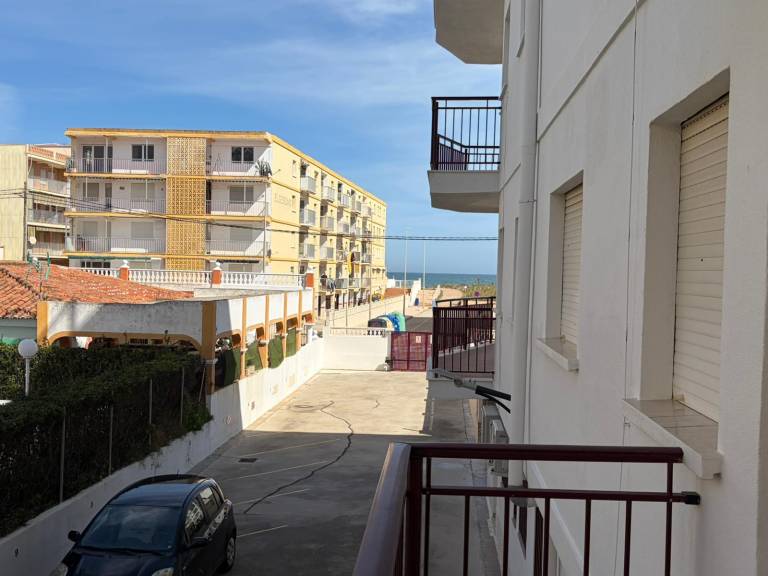 Apartment with yard, patio & pool in València
