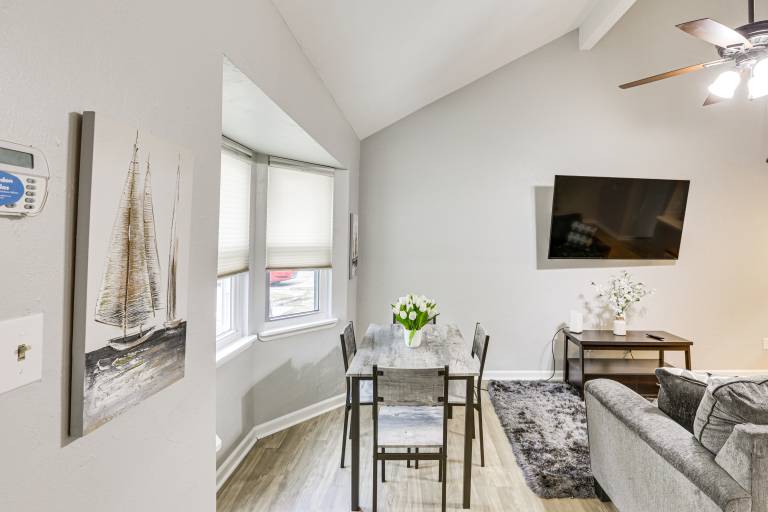 Updated Tallahassee Townhome: 3 Mi to Downtown! — photo 4