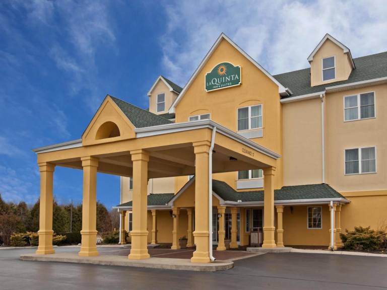 La Quinta Inn & Suites by Wyndham Lebanon in Lebanon, TN
