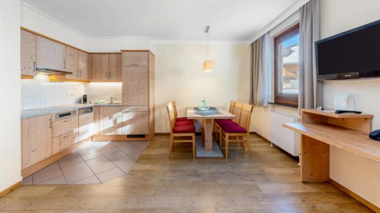 Wonderful serviced apartment with sauna & garden | Next to the ski | Pet-friendly — photo 2