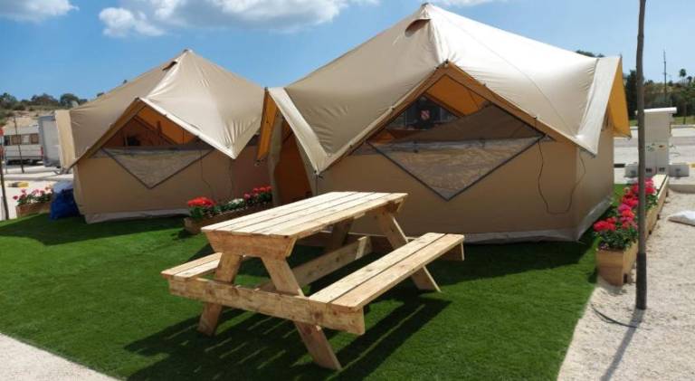 Tent with garden & pool | Pets allowed — photo 3