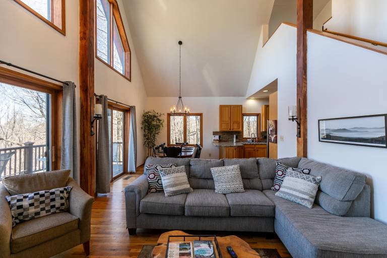 A Change of Scenery - Pet Friendly! 5 sleeping spaces, close to Boone, views, foosball! — photo 4