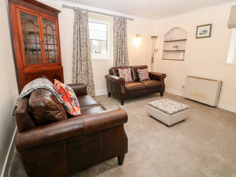 Family-friendly beautiful cottage with sauna, pool & jacuzzi | Pets allowed — photo 3